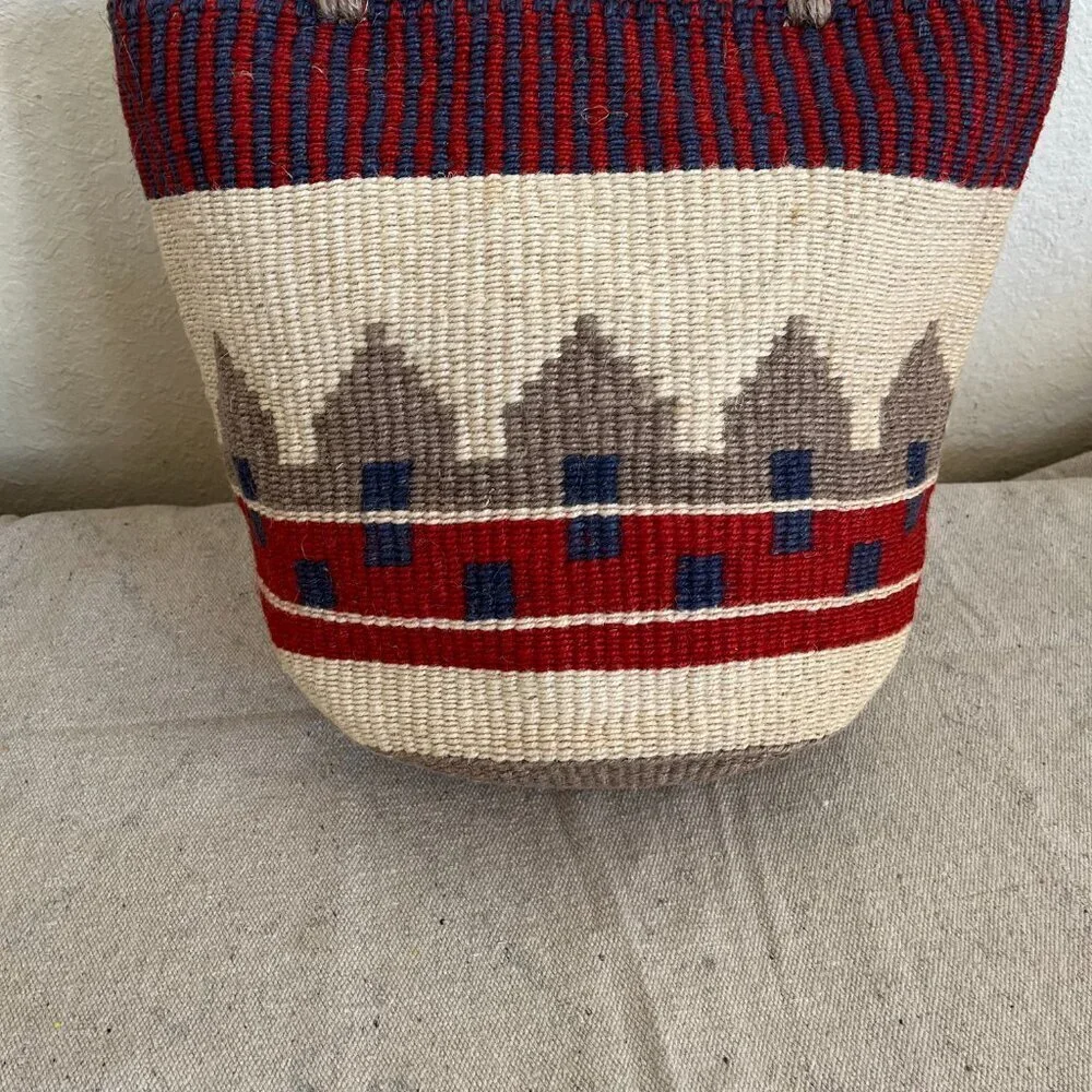 Natural Fiber Woven Lined Doubled Handle Flee Market/Shopping Basket/Tote - Picture 4 of 11